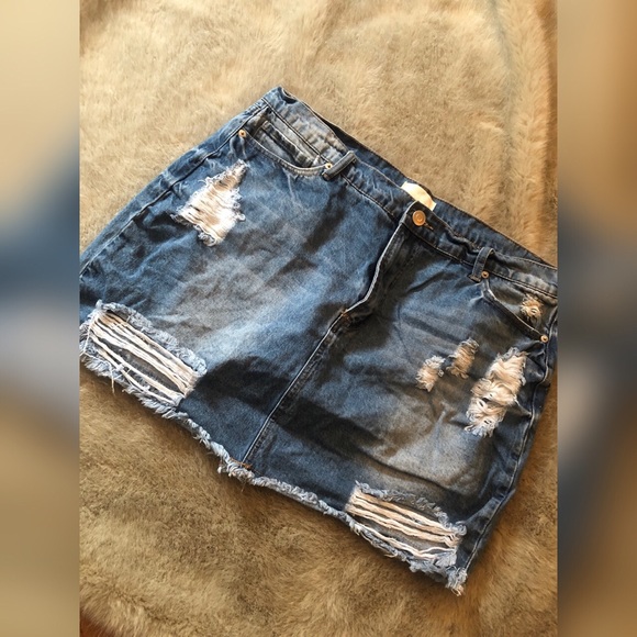 plus size denim distressed skirt